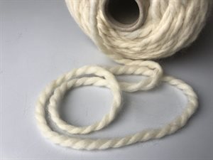 Stoppone - skøn flødefarve og dejlig blød i 100% uld, ca. 450 g